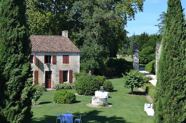 Location de vacances pour 8 personnes, avec piscine à Poudenas