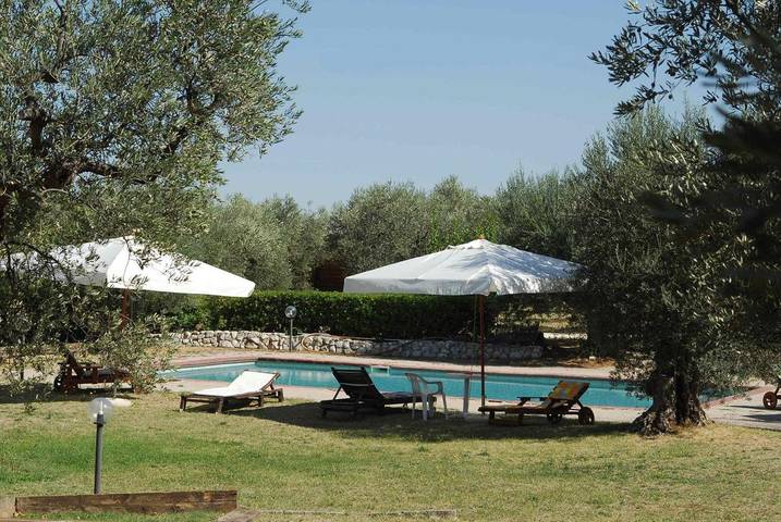 Baita per 6 persone, con Terrazza e Giardino nonché Piscina in 