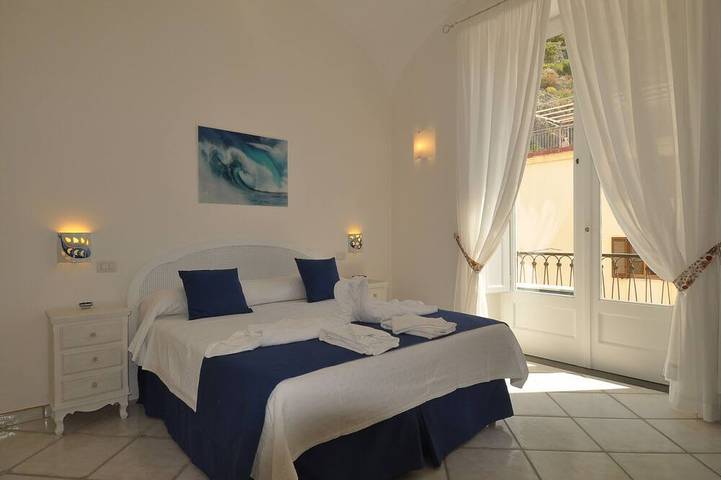 Gîte pour 6 personnes, avec balcon à Minori - 2