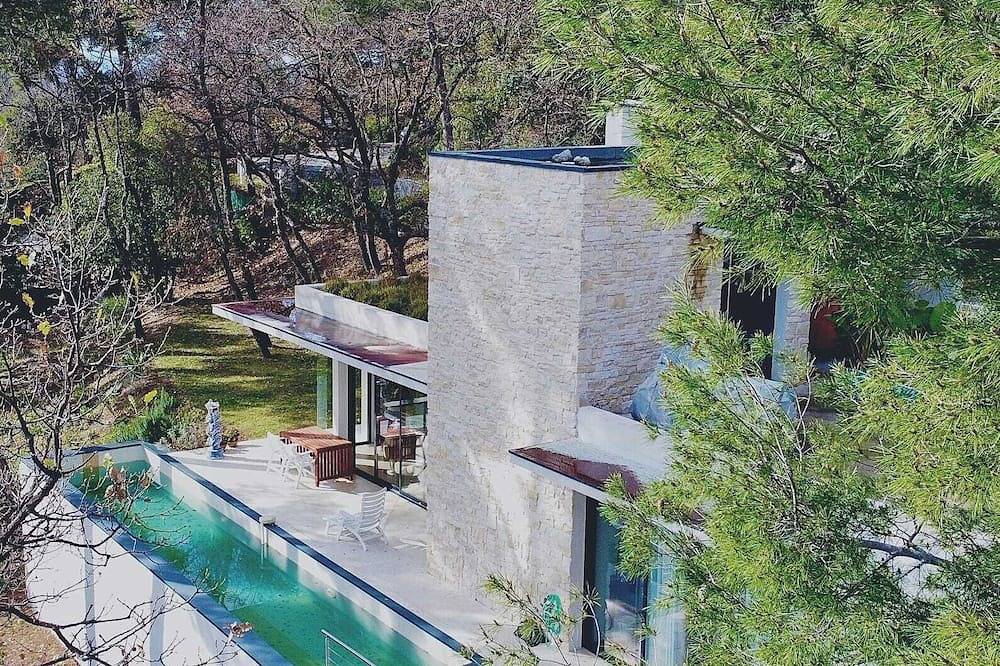 Villa Californienne Neuve Dans L'arrière Pays vue mer et Montagne in Tourrettes-sur-Loup, Cannes regio