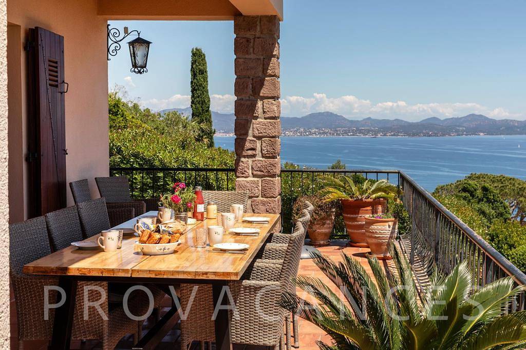 Villa pour 10 personnes avec balcon/terrasse in Roquebrune-sur-Argens, Côte méditerranéenne (France)