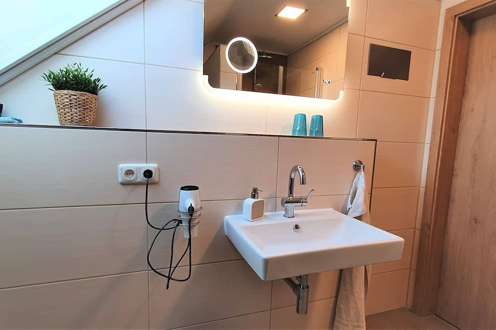 Ganze Wohnung, Appartement in Seevetal,ruhig, stadtnah,familienfreundlich,Balkon,Wlan,bis 2 Per in Seevetal, Landkreis Harburg