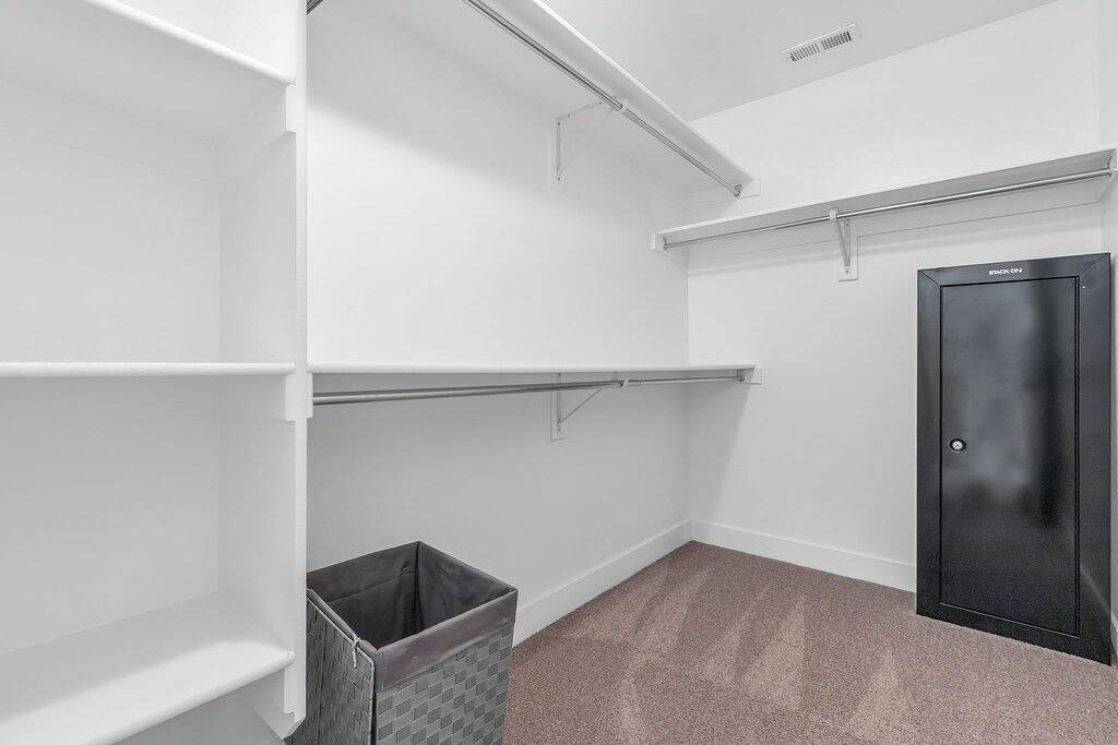 Beautiful 4bed, 3 bath-Vineyard home by Uvu, Byu and Provo Canyon in Vineyard, Utah Lake