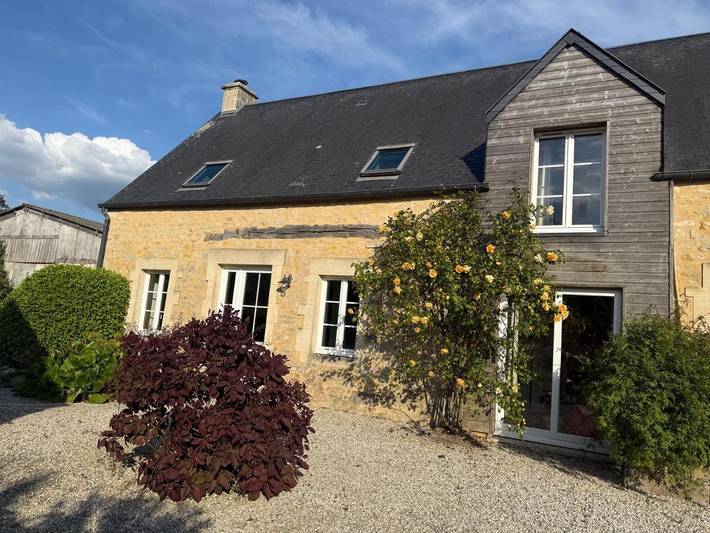 Location de vacances pour 6 personnes, avec jardin et vue à Juaye-Mondaye - 4