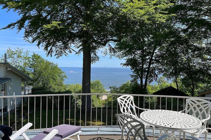 Villa für 6 Personen, mit Balkon und Garten