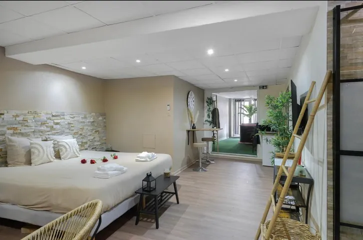 Alojamiento y desayuno para 2 personas, con terraza y jacuzzi - 1
