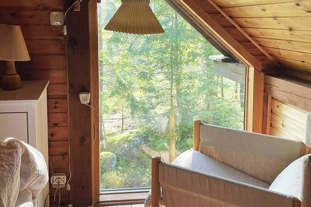 Gemütliches Haus aus den 70er Jahren in der Waldlandschaft bei Knäred in Laholm, Halland