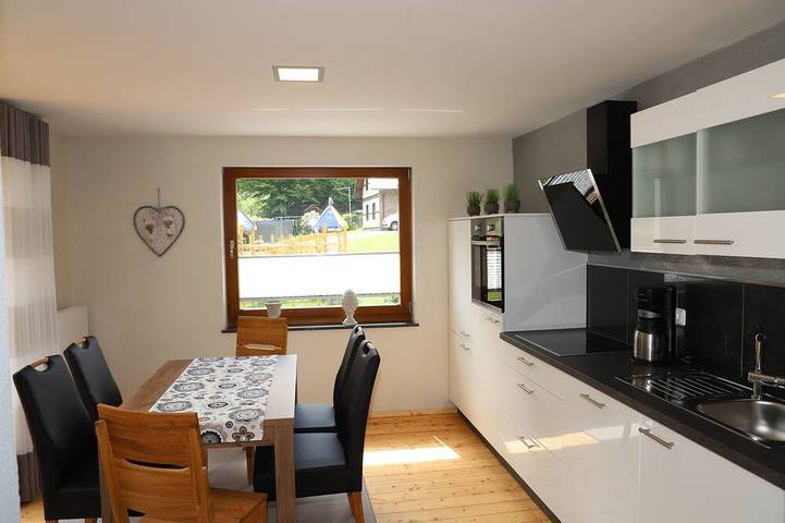 Ferienhaus für 5 Personen, mit Terrasse und Garten - 1
