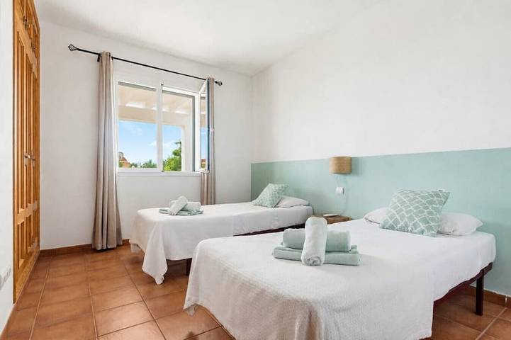 Villa Poppy. Private pool, Full Ac & Wifi, Menorca in Binissafuller, Sant Lluís