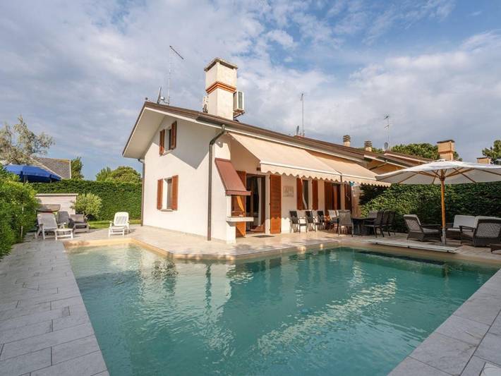 Ferienwohnung für 10 Personen, mit Pool und Garten, mit Haustier