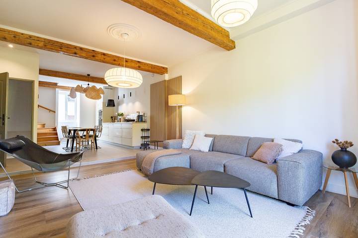 Apartamento entero, Apartamento 'Aux Portes Du Vercors' con vistas a la montaña, balcón y Wi-Fi in Pont-en-Royans, Parc naturel régional du Vercors