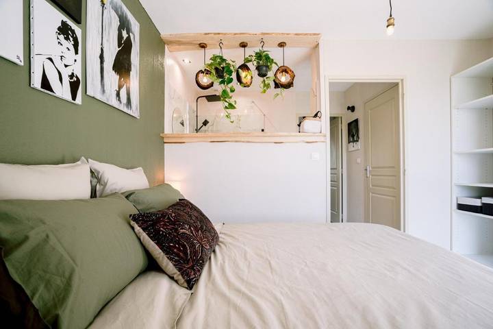 Location de vacances pour 4 personnes, avec Balcon et Jacuzzi ainsi que Terrasse et Piscine à Rivières