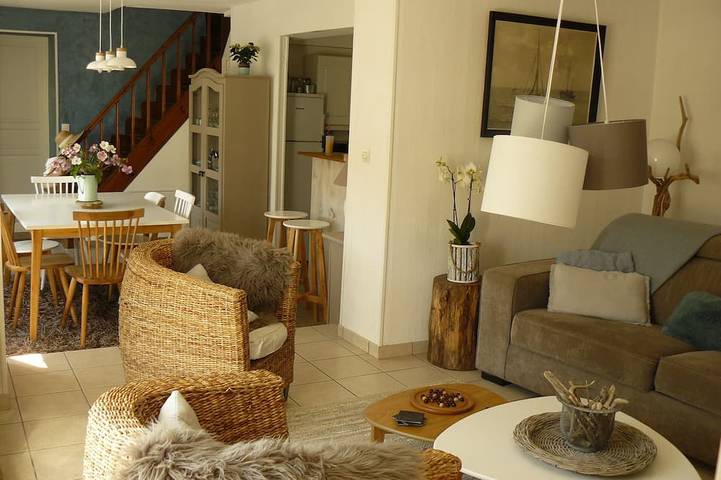 Location de vacances pour 8 personnes, avec Terrasse et Jardin dans Plage de Puys