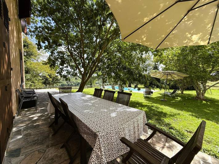 Gîte pour 10 personnes, avec terrasse ainsi que jardin et piscine dans Béarn - 4