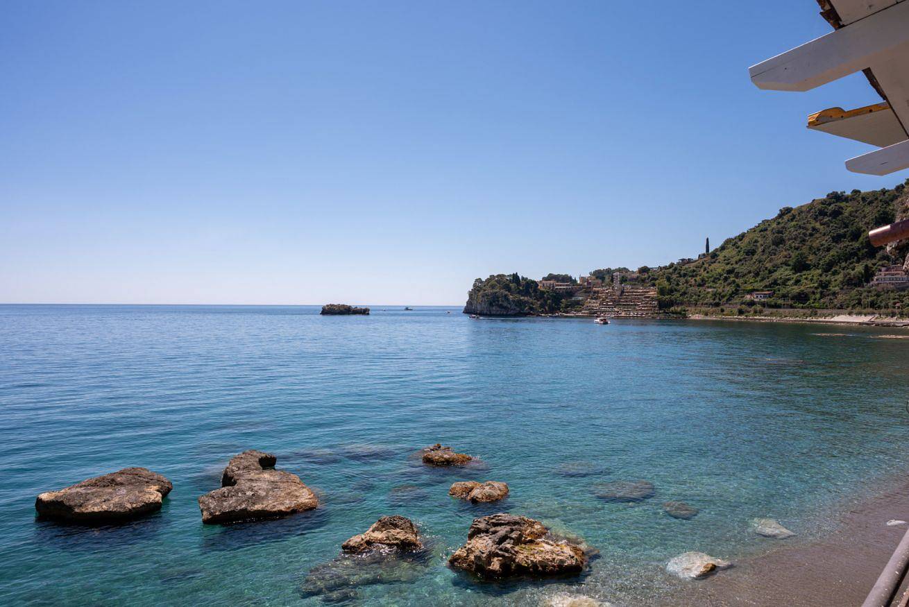 Entire apartment, Guesthost - Villa Vittoria - Casa sullo Scoglio in Mazzarò, Taormina