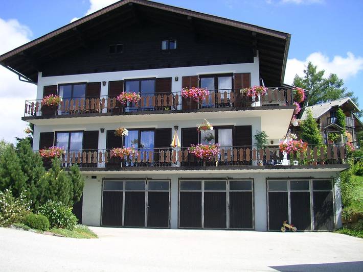 Ferienwohnung für 3 Personen, mit Balkon und Seeblick in Weyregg am Attersee
