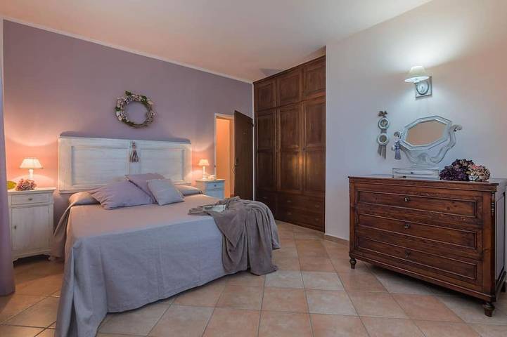 Villa Amata 12 - Cinco Habitaciones Villa, Capacidad 12 in Urbania, Valle del Metauro