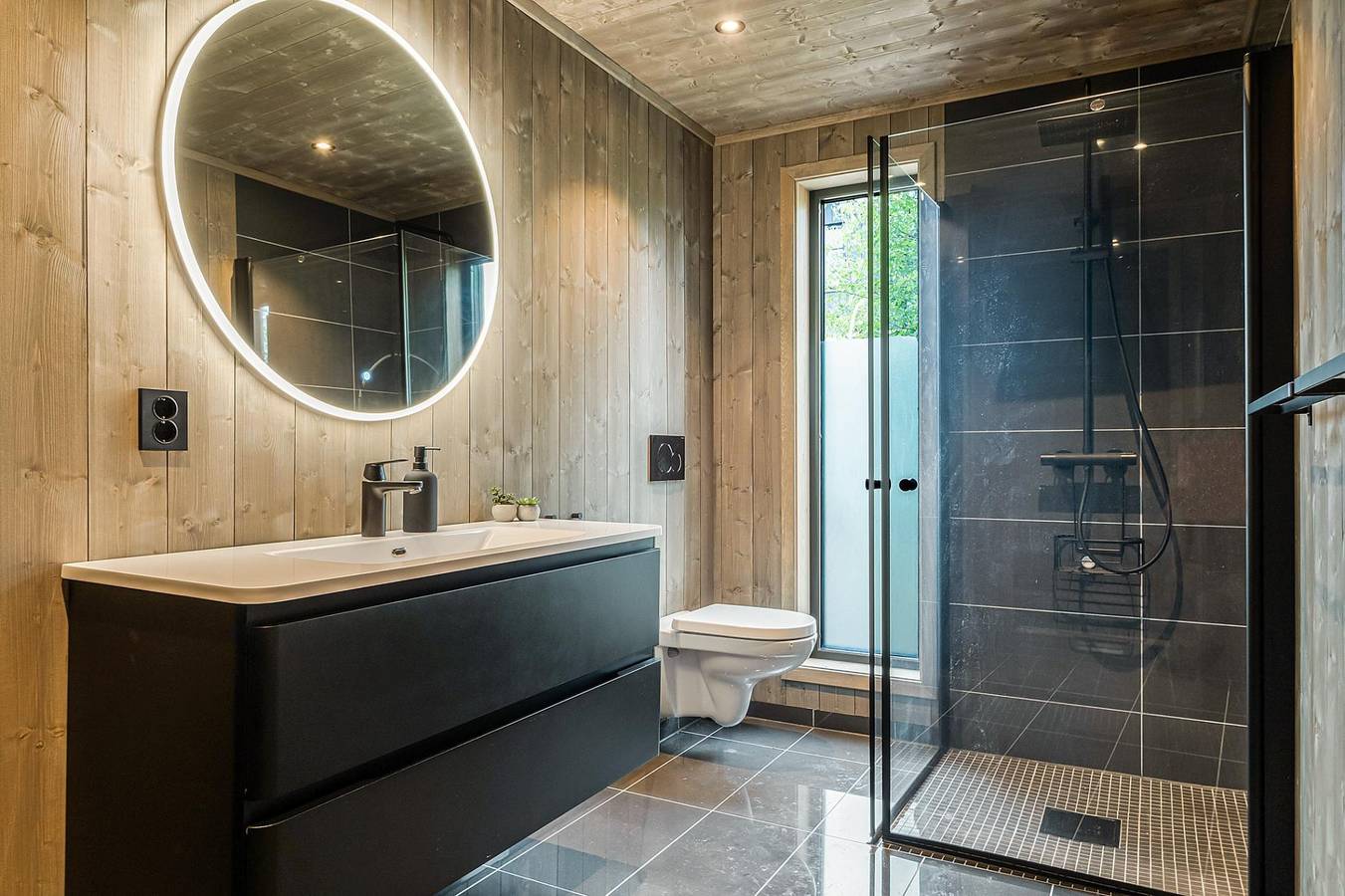 Feriehus for 10 personer med jacuzzi in Stange