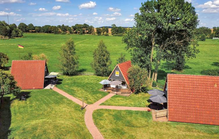 Ferienhaus für 4 Personen, mit Terrasse und Garten in Dabel