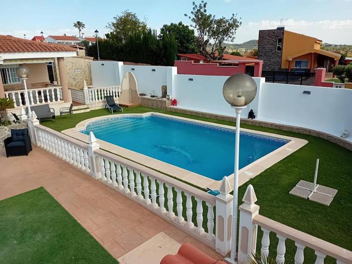 Casa rural para 10 personas, con Balcón y Terraza además de Jardín y Piscina en Ribera Alta (Valencia) - 4
