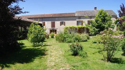 Cottage pour 3 personnes, avec jardin ainsi que vue et balcon à Andouque