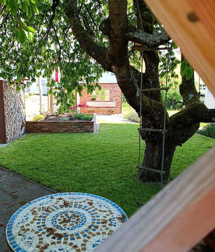 Ferienwohnung für 6 Personen, mit Balkon und Terrasse sowie Garten und Ausblick in Brackenheim