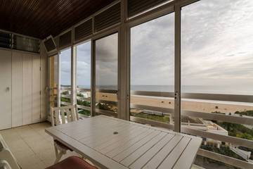 Apartamento De Férias para 6 Pessoas em Praia da Rocha, Portimão, Foto 1