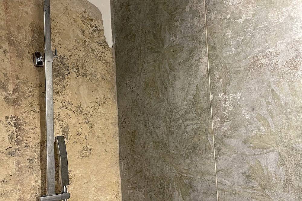 Entire apartment, Studio Idéal Pour un Couple à 100m D'une Rivière in Bagnols-sur-Cèze, Nimes region