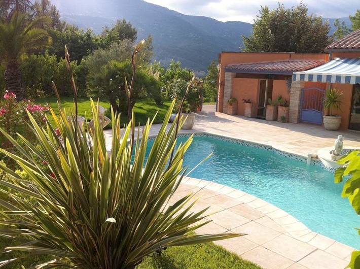 Hôtel pour 2 personnes, avec jacuzzi ainsi que piscine et jardin à Contes - 3