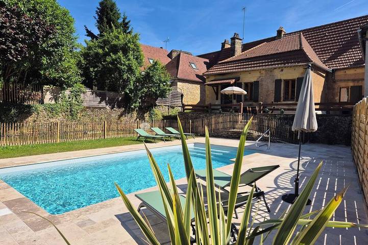 Location de vacances pour 8 personnes, avec balcon et jardin à Prats-du-Périgord