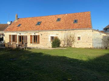 Gîte pour 8 personnes, avec jardin à Lainsecq