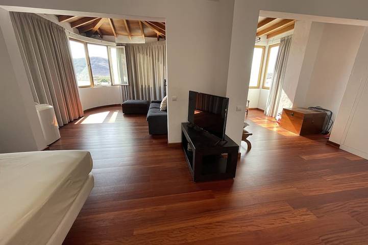 Villa Neila, with heated pool in Tarajalejo, Tuineje