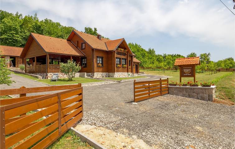 Smještaj za odmor za 10 osoba, s Terasa i Vrt u Ličko-senjska županija