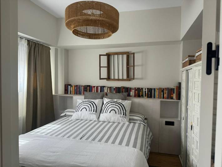 Entire apartment, Modern Suite in Central, Quiet Santander Location with King Bed and All Amenities in Santander, Cantabrian Coast