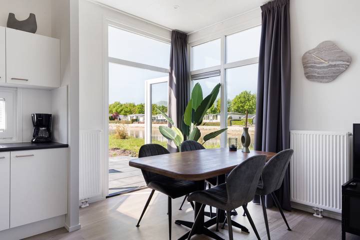 Ferienhaus für 2 Personen, mit Balkon/Terrasse und Seeblick sowie Terrasse in Drenthe - 3