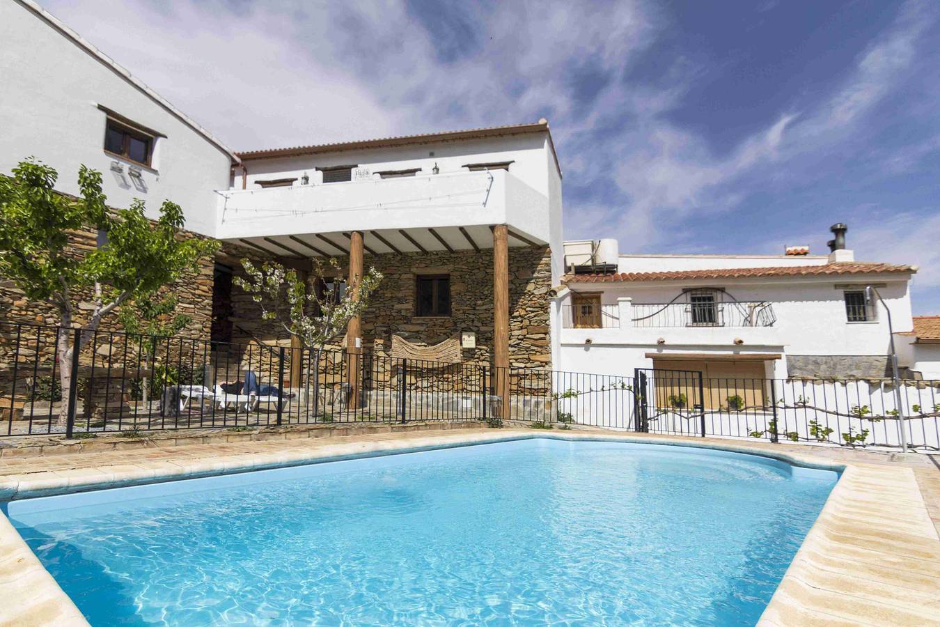 Casa de vacaciones 'Casa Rural Matasiete' con vistas a la montaña, piscina compartida y Wi-Fi in Laroya, Provincia de Almería