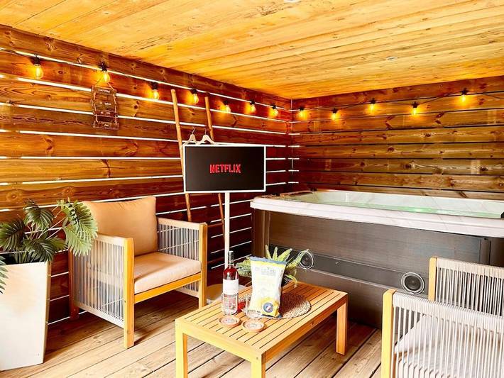 Location de vacances pour 2 personnes, avec Jacuzzi et Terrasse à La Chapelle-des-Marais
