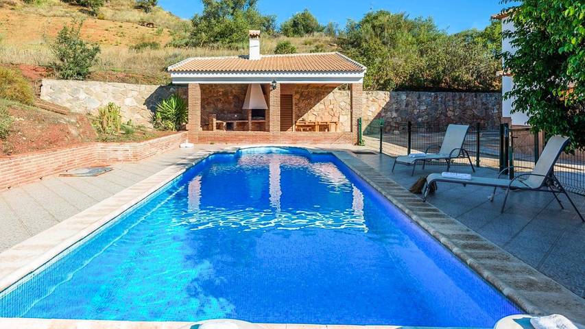 Casa rural para 12 personas, con balcón/terraza y piscina, Se admiten mascotas en Riogordo - 3