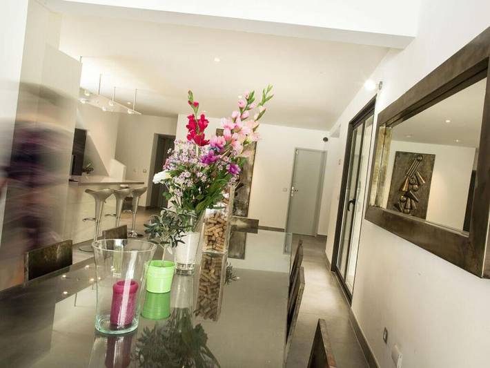 Gîte pour 14 personnes, avec jardin ainsi que balcon et piscine à Saint-Geniès-de-Comolas - 3