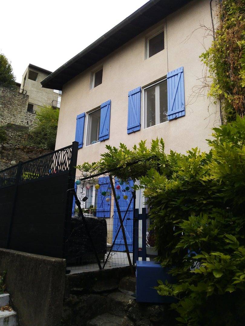 Chambres d'hôtes La Maizon du Bonheur - Perroquet in Saint-Pierre-de-Bœuf, Parc Naturel Régional du Pilat