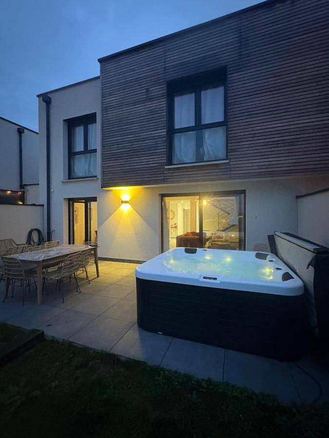 Location de vacances pour 8 personnes, avec jardin et jacuzzi dans Zoo d'Amnéville - 2
