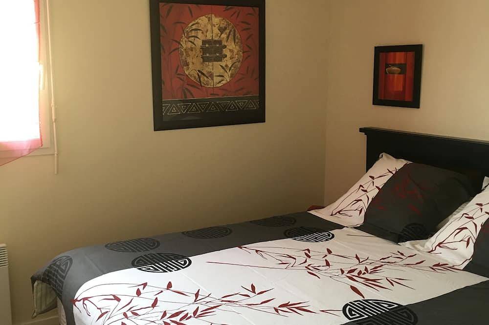 Entire apartment, T3 seaside apartment in private residence in Saint-Nic, Iroise