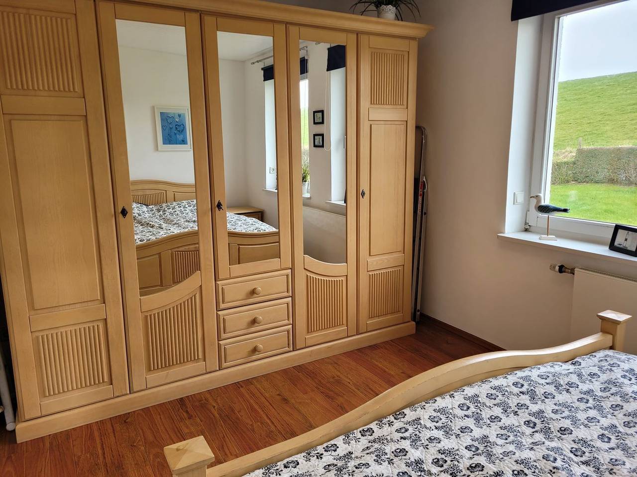 Ganze Wohnung, Gehobene ebenerdige Ferienwohnung direkt am Deich in Fedderwardersiel in Fedderwardersiel, Butjadingen