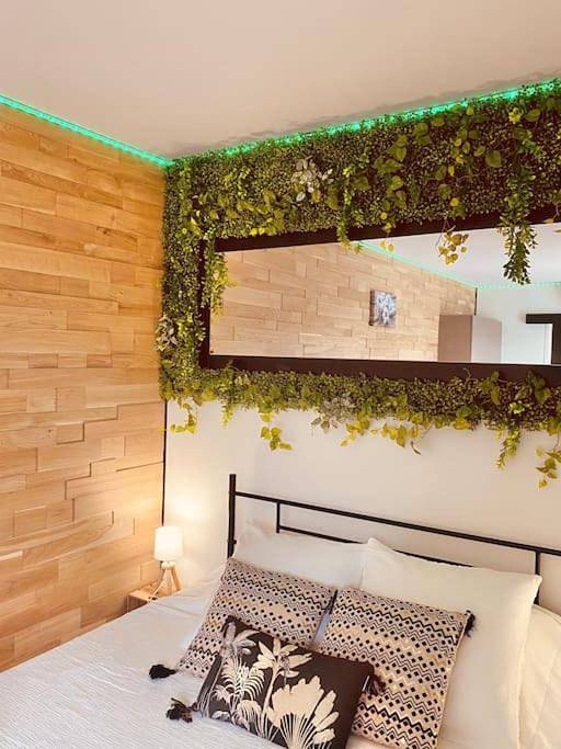 Location de vacances pour 2 personnes, avec jacuzzi ainsi que jardin et terrasse dans Uriménil - 4