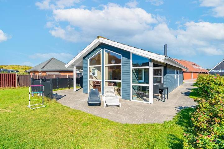 Handicapvenligt sommerhus med central beliggenhed tæt på strand og bymidte