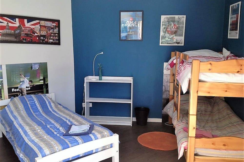 Large luxury villa in the middle of the forest, heated swimming pool, quiet garden. in Capbreton, Côte d’Argent