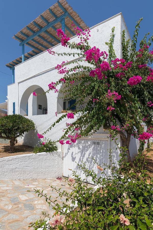 Location de vacances pour 7 personnes, avec Balcon et Jacuzzi ainsi que Terrasse et Jardin dans Finikas - 3