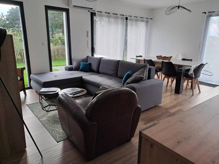 Location de vacances pour 7 personnes, avec jardin à Kerlaz