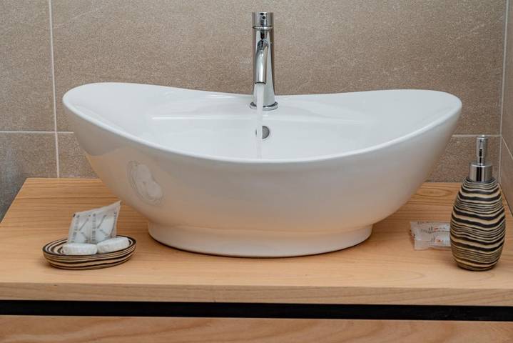 Maison d’hôte pour 4 personnes, avec balcon ainsi que vue et jardin à San Teodoro - 2