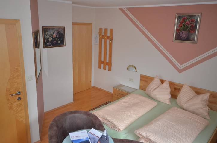 Pension für 2 Personen, mit Ausblick und Garten sowie Balkon, kinderfreundlich im Zillertal